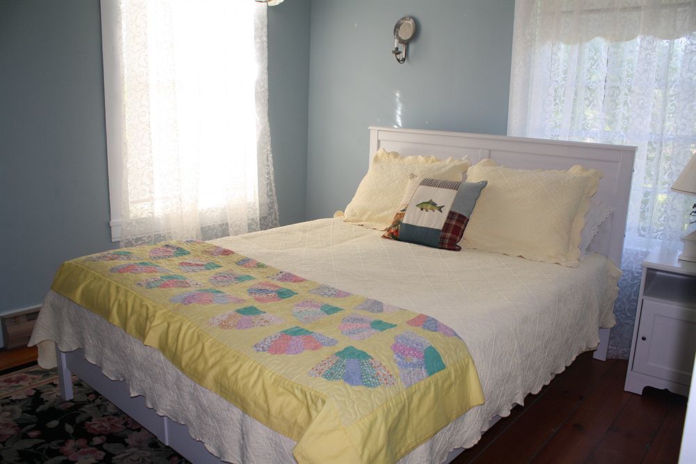 Schoolmaster's House 3*