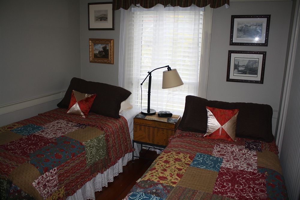 Schoolmaster's House Niagara Falls