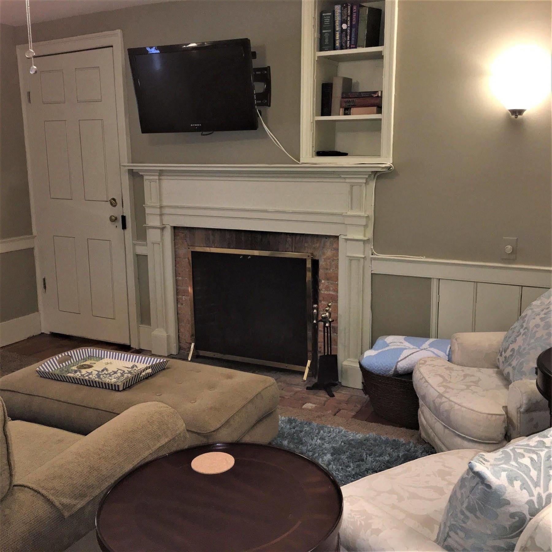 Schoolmaster's House Bed & Breakfast Niagara Falls
